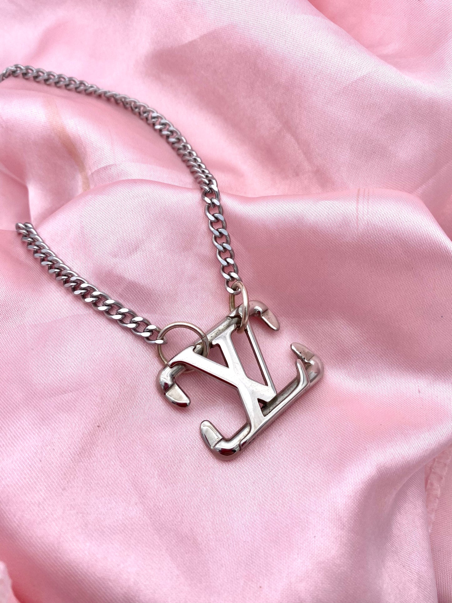 Louis Vuitton Necklace - Silver